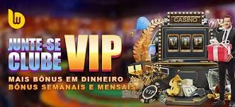Hacksaw Casino App မှတစ်ဆင့် မိုဘိုင်းဖုန်းဖြင့် Live Baccarat ကစားနေသောမြင်ကွင်း